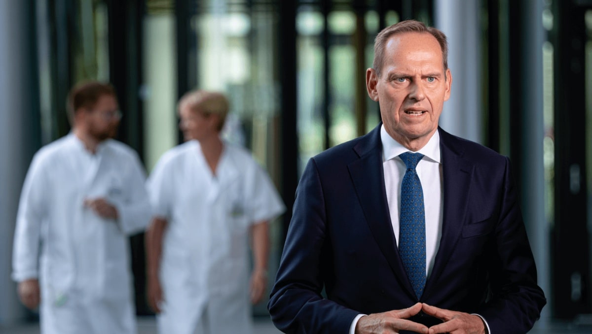 
                    Lauterbach: Kassen sollen ME/CFS-Medikamente zahlen
                