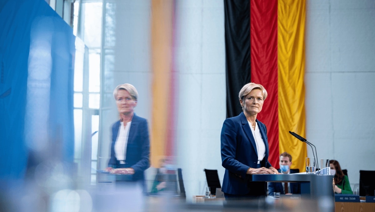 
                    Warken hofft auf Einigung bei Sparpaket
                