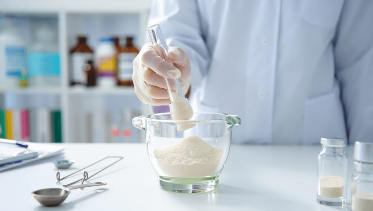 
                    Melatonin-Suspension: Anreibung verhindert Pulvernester
                