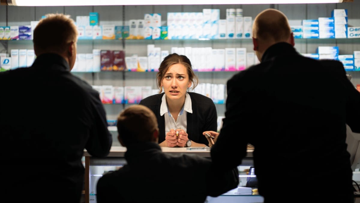 
                    Nach Übernahme: Betrüger bedrängen Apothekerin
                