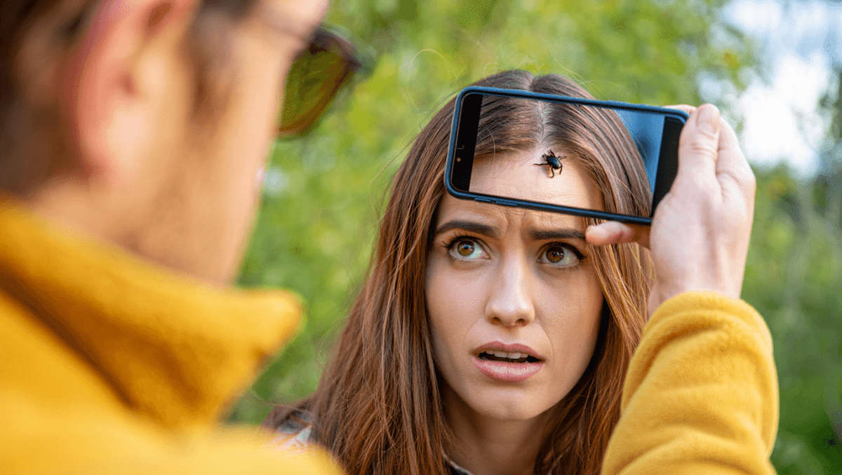 Zecken aufspüren mit dem Smartphone: So hilft die Handy-Lupe Wer bei frühlingshaften Temperaturen durch Wald und Wiese streift, bringt manchmal ungebetene Begleiter mit nach Hause. Eine praktische Funktion auf dem Smartphone soll die Suche nach den Blutsaugern erleichtern – vor allem in behaarten Bereichen. Mehr erfahren