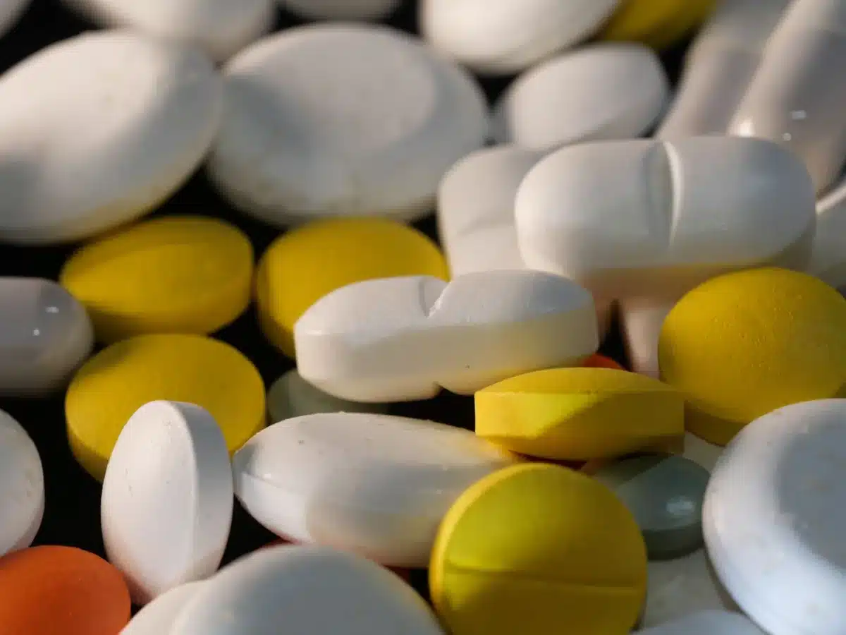Pharmazeutische Produktion mit Qualitätskontrolle und fehlerhaften Medikamenten