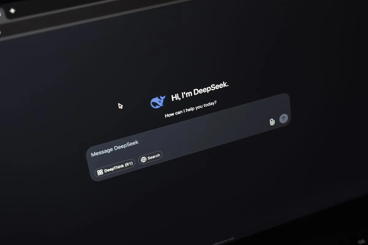 Digitale Kundenservice-Schnittstelle mit KI-gestütztem Chatbot