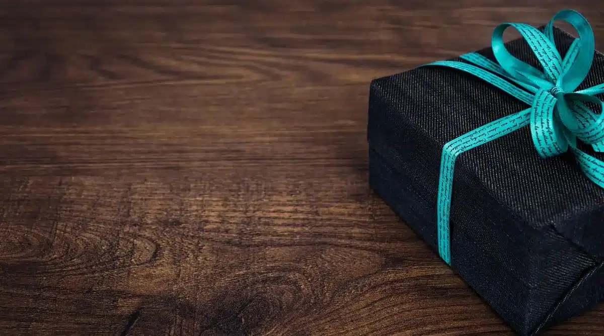 Kosmetik-Geschenksets mit Gesichts- und K&ouml;rperpflegeprodukten in eleganter Verpackung